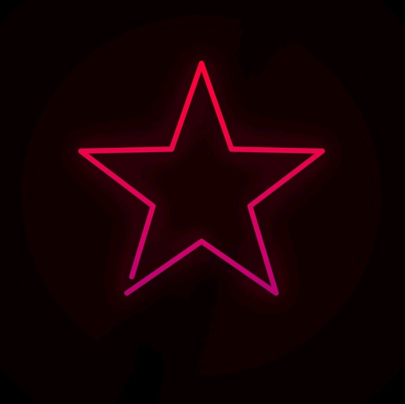 Meet your Posher, Kelly - Picture 1 of 1